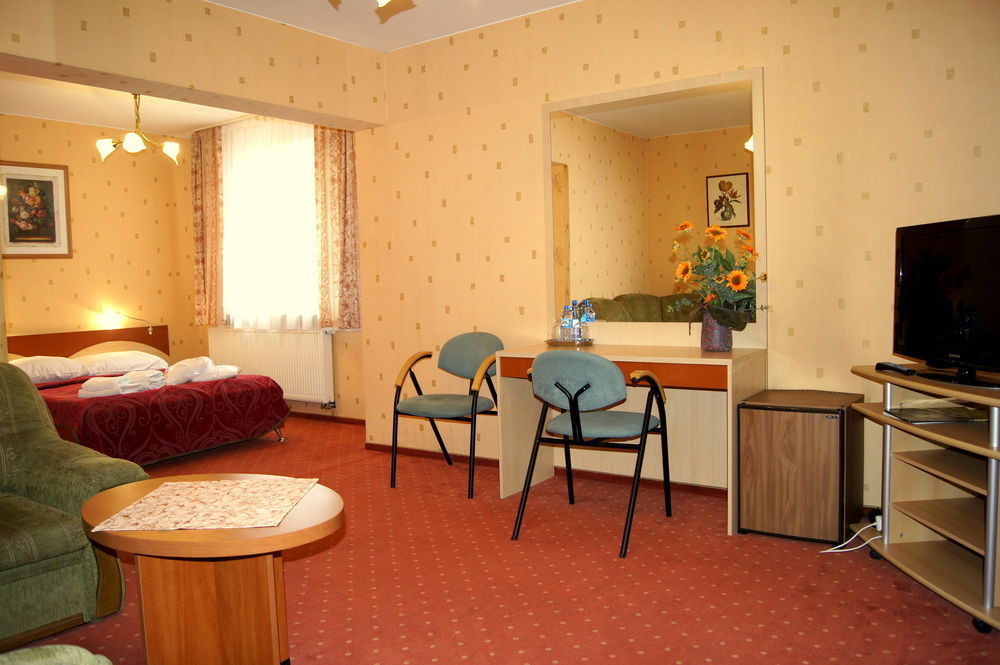 Pod Lipami Hotel Bystra  Bagian luar foto
