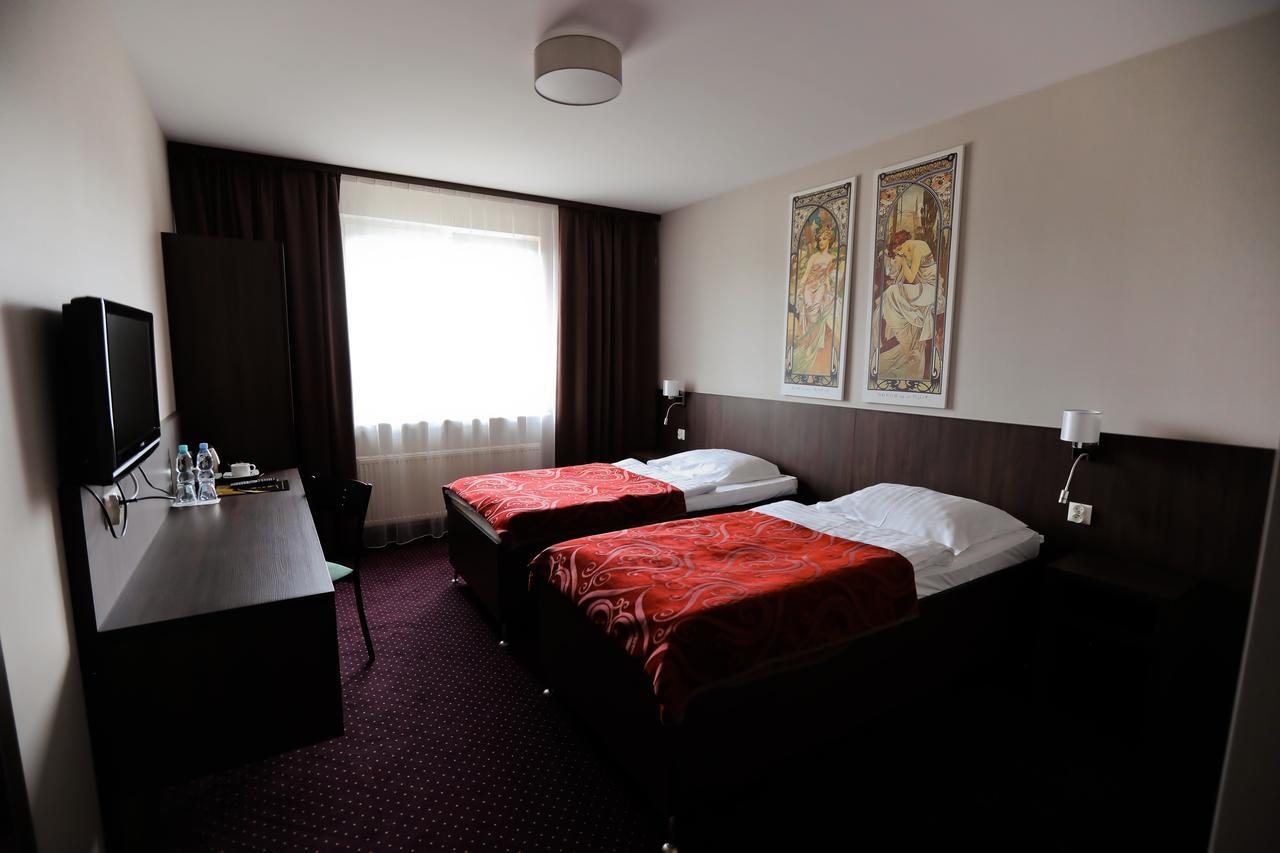 Pod Lipami Hotel Bystra  Bagian luar foto