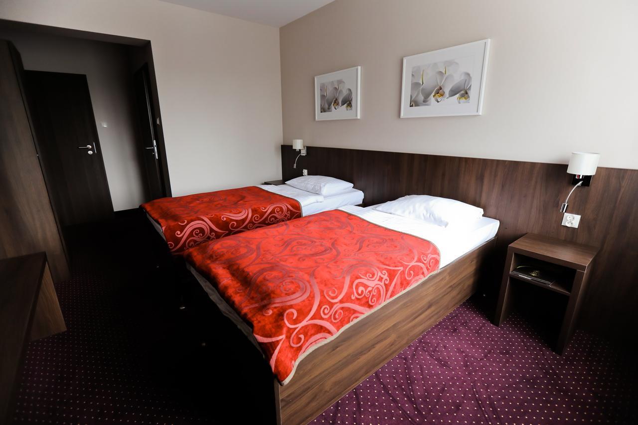 Pod Lipami Hotel Bystra  Bagian luar foto
