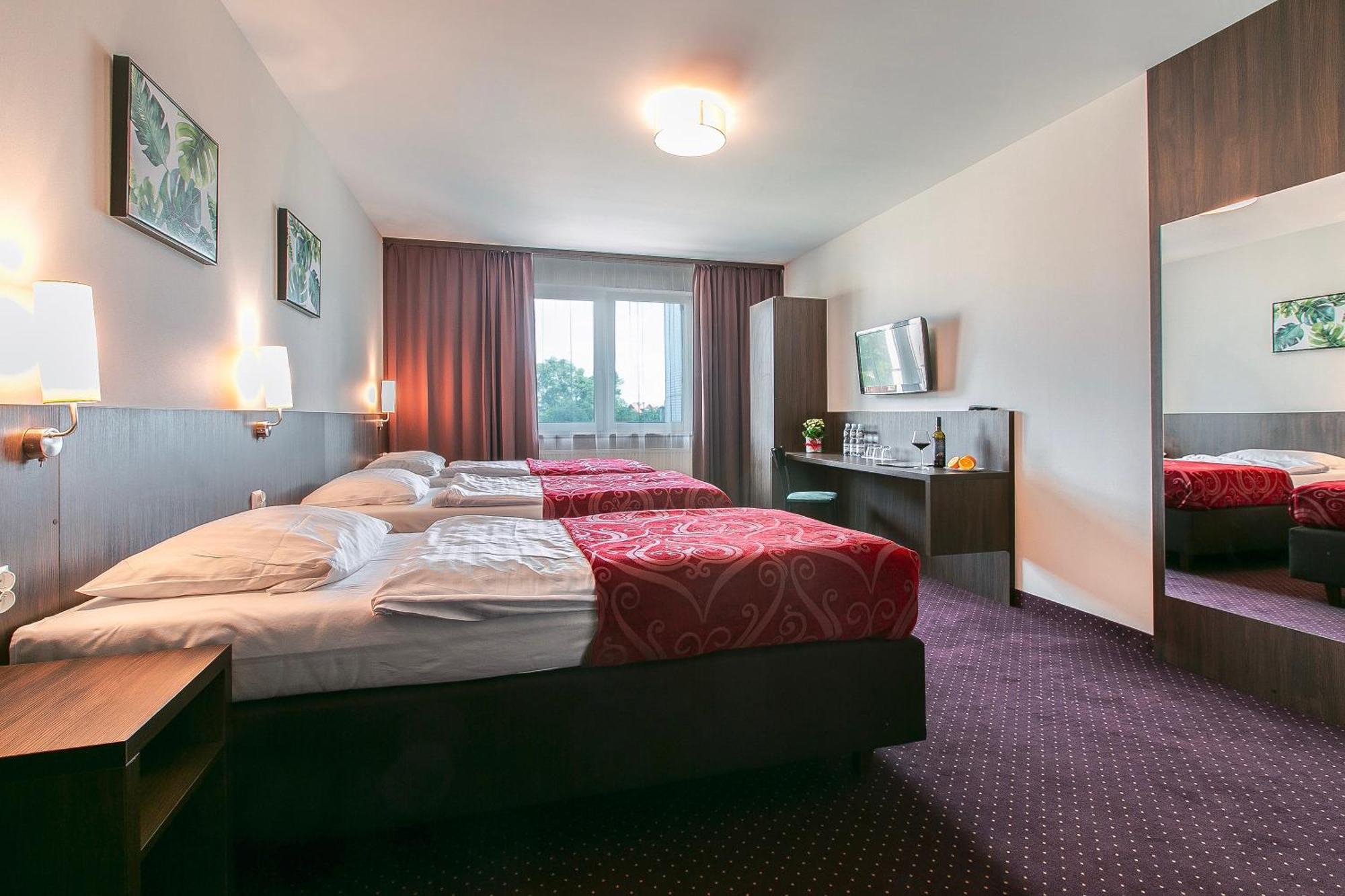 Pod Lipami Hotel Bystra  Bagian luar foto