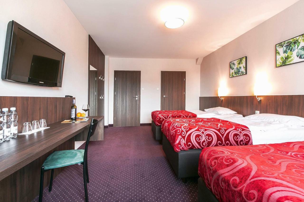 Pod Lipami Hotel Bystra  Bagian luar foto